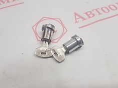 Замок ручки двери с ключами (к-т 2шт.) 5320-6105212